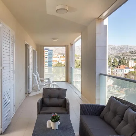 Nav Apartment