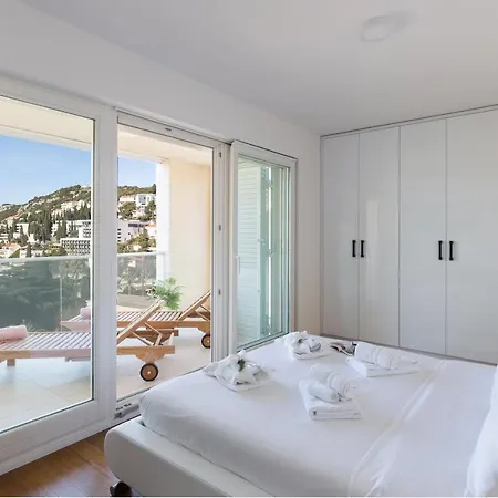 Nav Apartment
