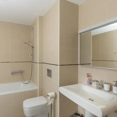 Nav Apartment *