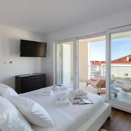Nav Apartment