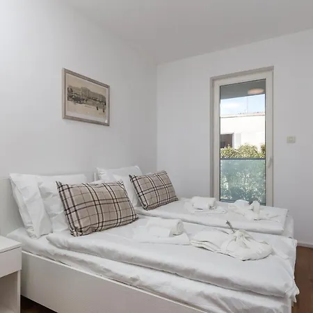 Apartment Nav
