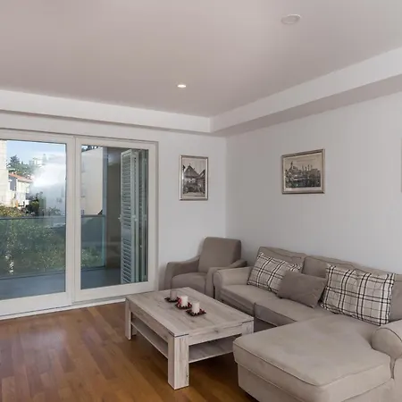 Nav Apartment