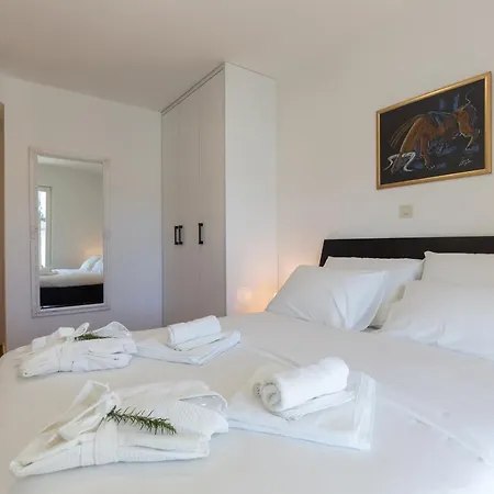 Nav Apartman *