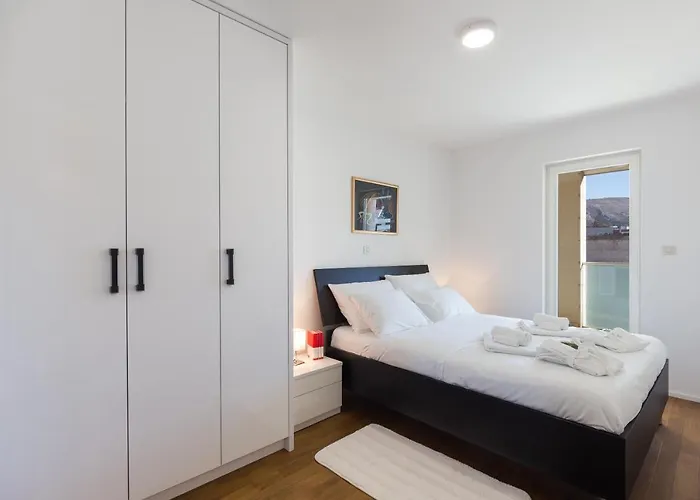 Nav * ドゥブロブニク