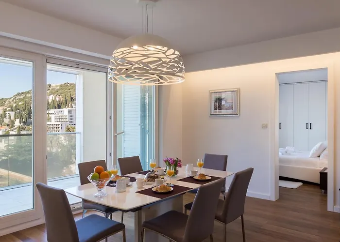 Nav * ドゥブロブニク